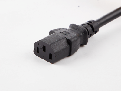 美規(guī)C13品字尾電源線(xiàn)